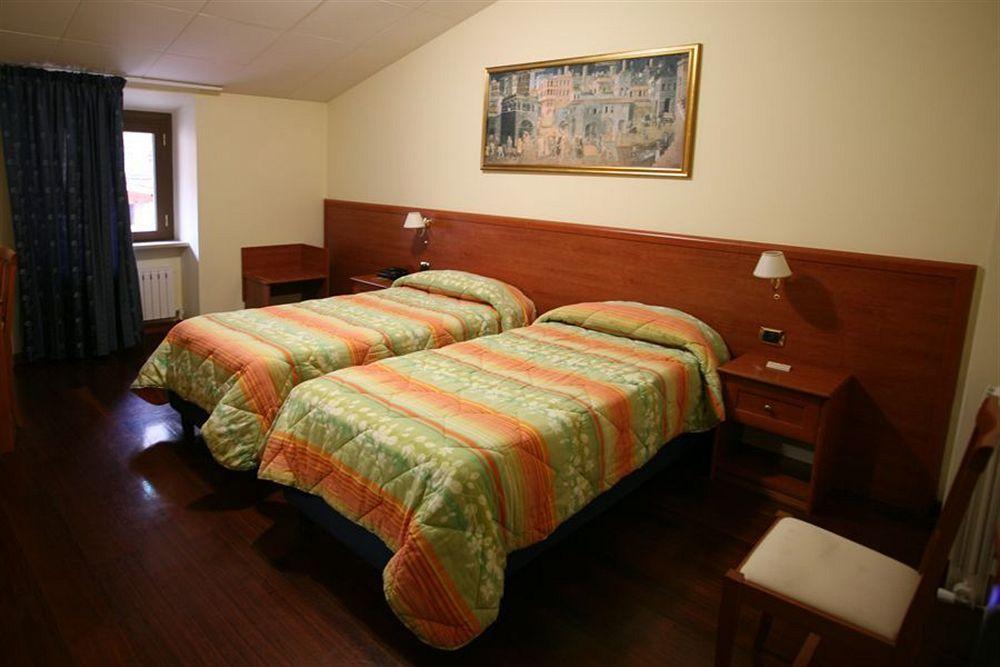 Hotel I Duchi Camerino Exterior photo